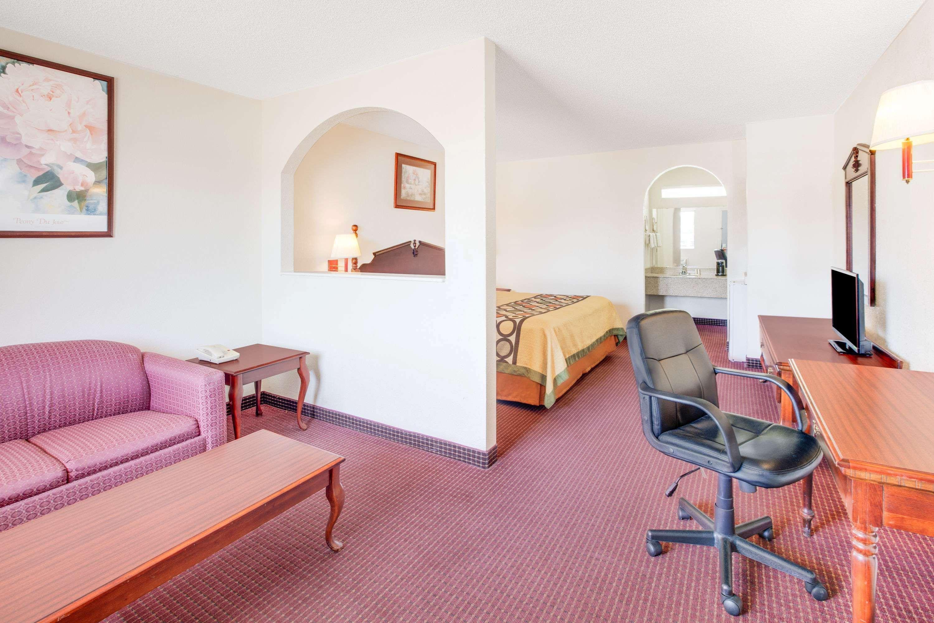 Super 8 By Wyndham Arkadelphia Caddo Valley Area Εξωτερικό φωτογραφία