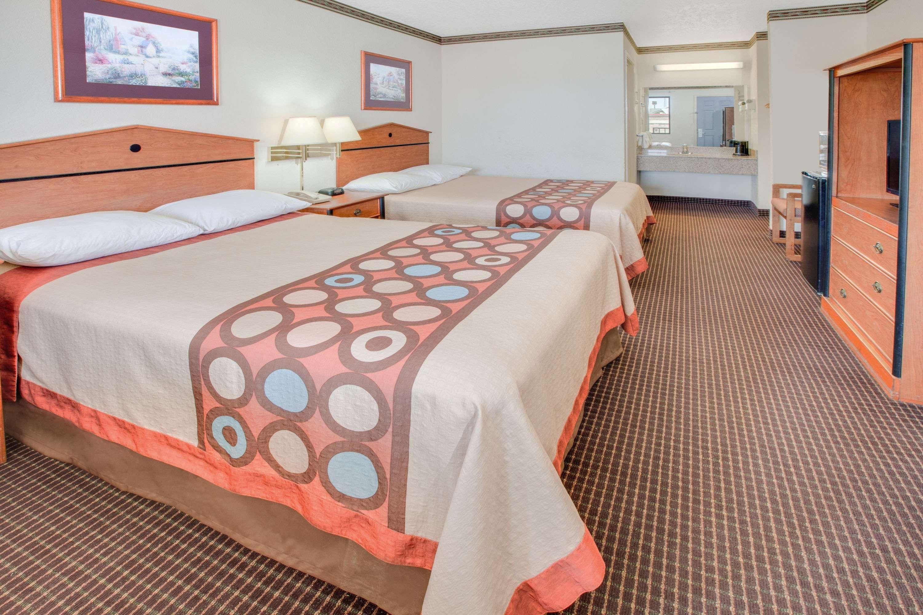 Super 8 By Wyndham Arkadelphia Caddo Valley Area Εξωτερικό φωτογραφία