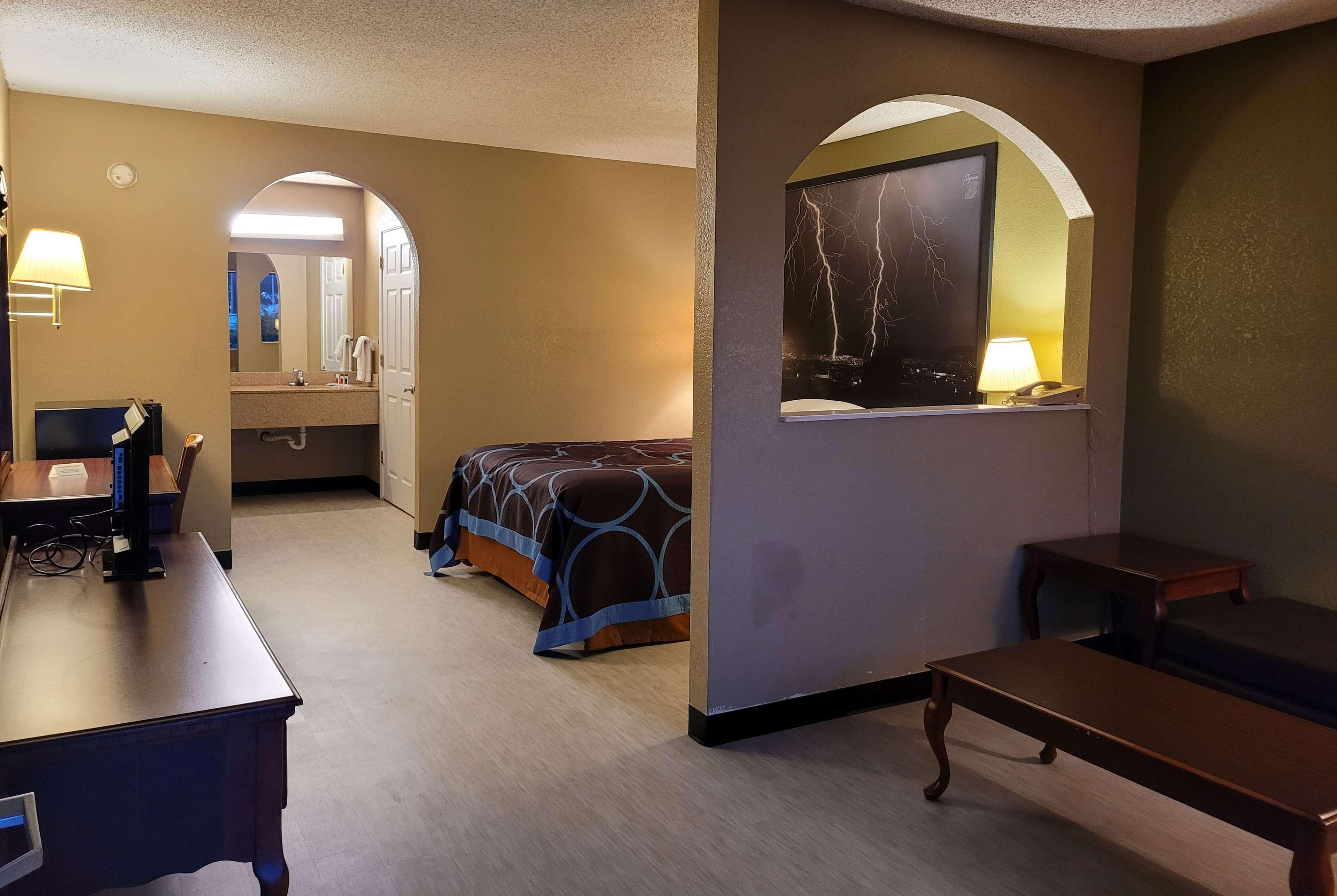 Super 8 By Wyndham Arkadelphia Caddo Valley Area Εξωτερικό φωτογραφία