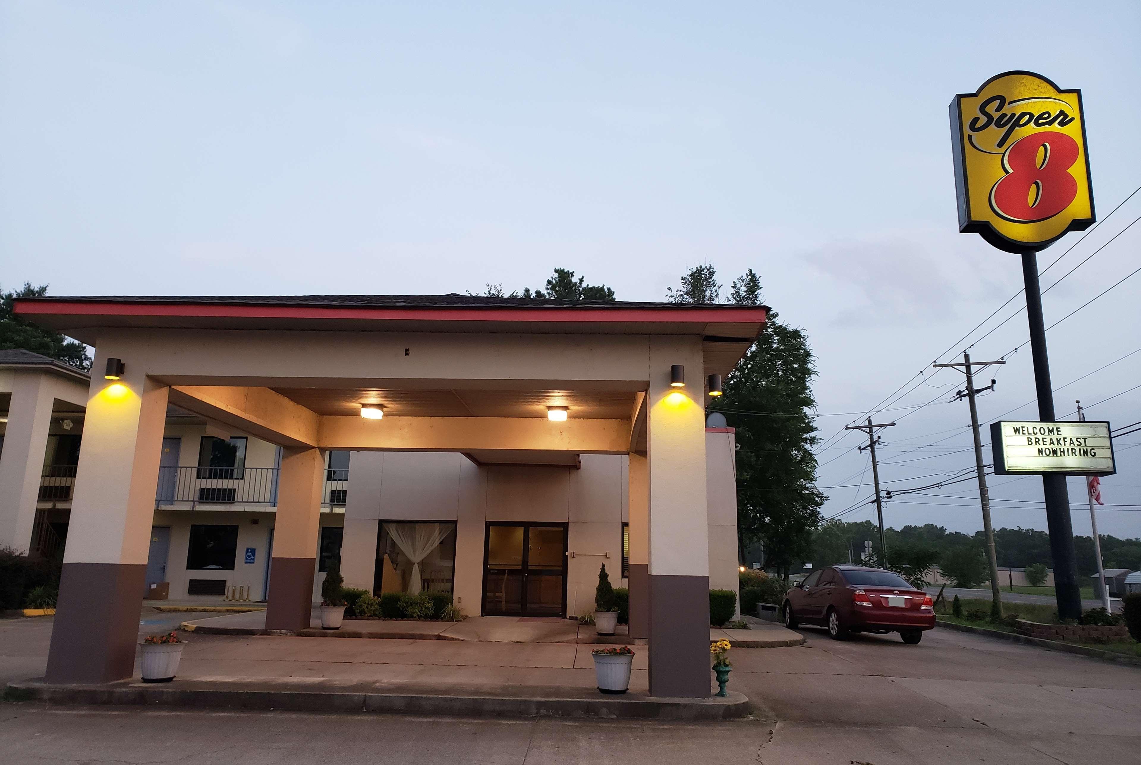 Super 8 By Wyndham Arkadelphia Caddo Valley Area Εξωτερικό φωτογραφία