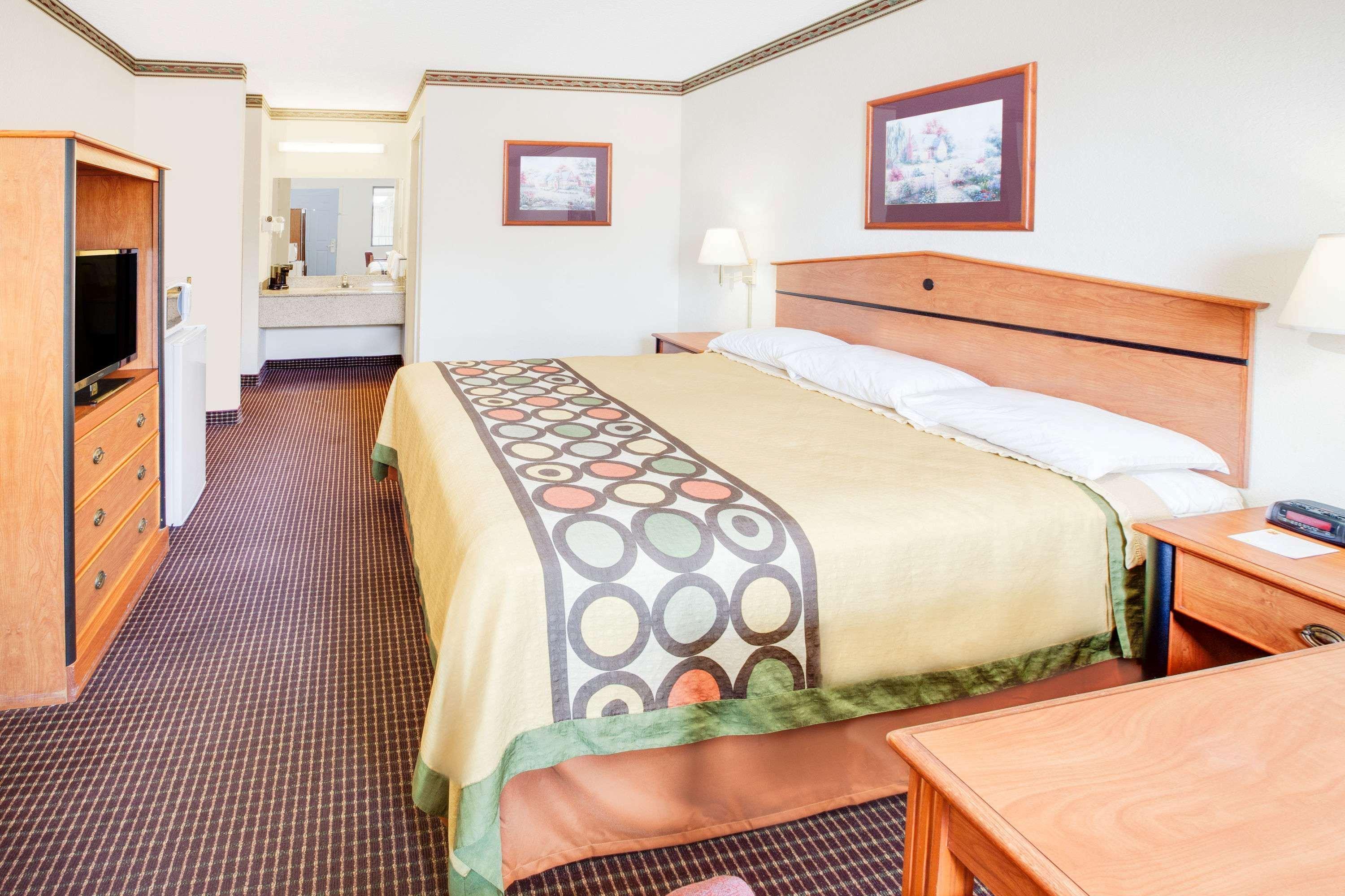 Super 8 By Wyndham Arkadelphia Caddo Valley Area Εξωτερικό φωτογραφία