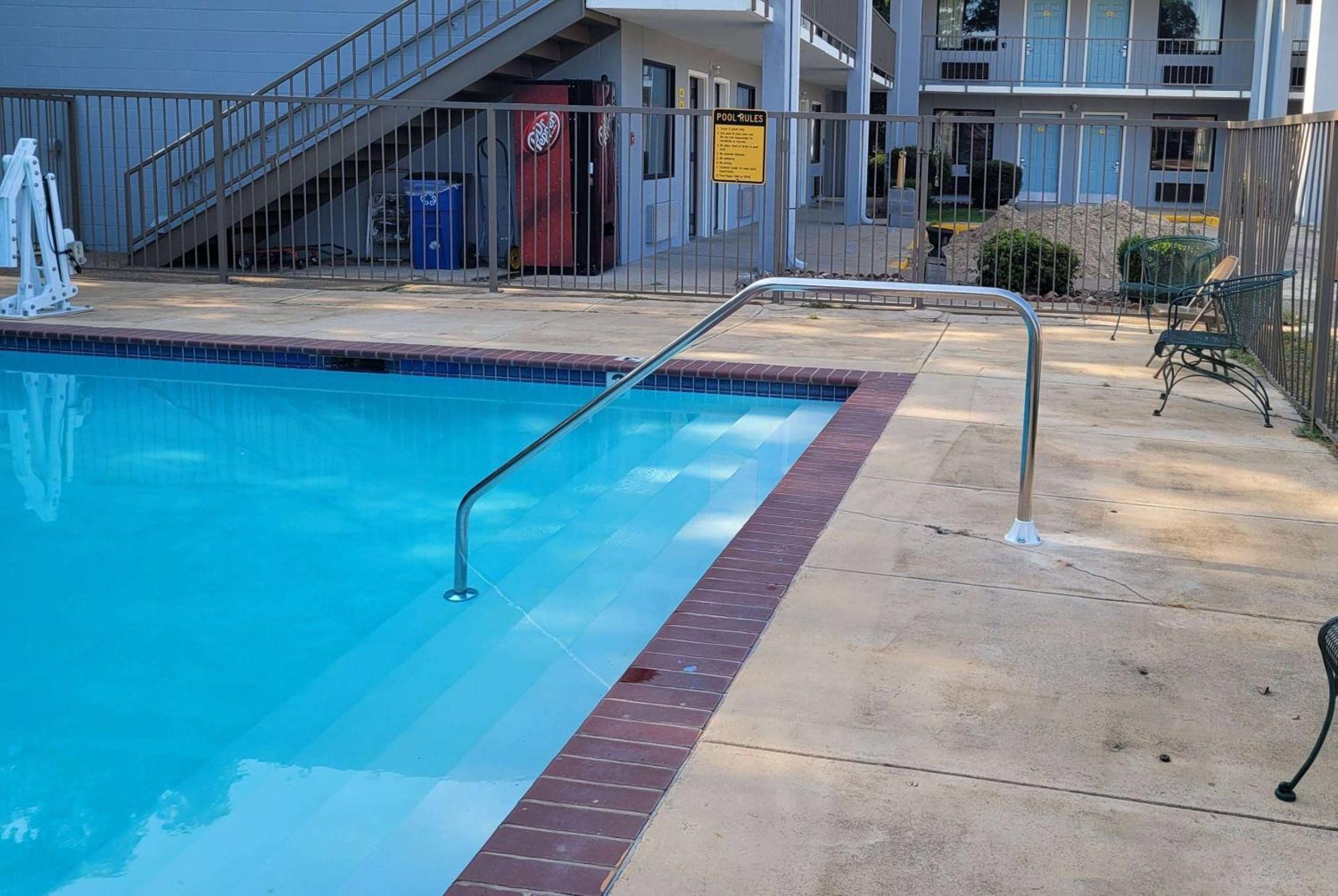 Super 8 By Wyndham Arkadelphia Caddo Valley Area Εξωτερικό φωτογραφία