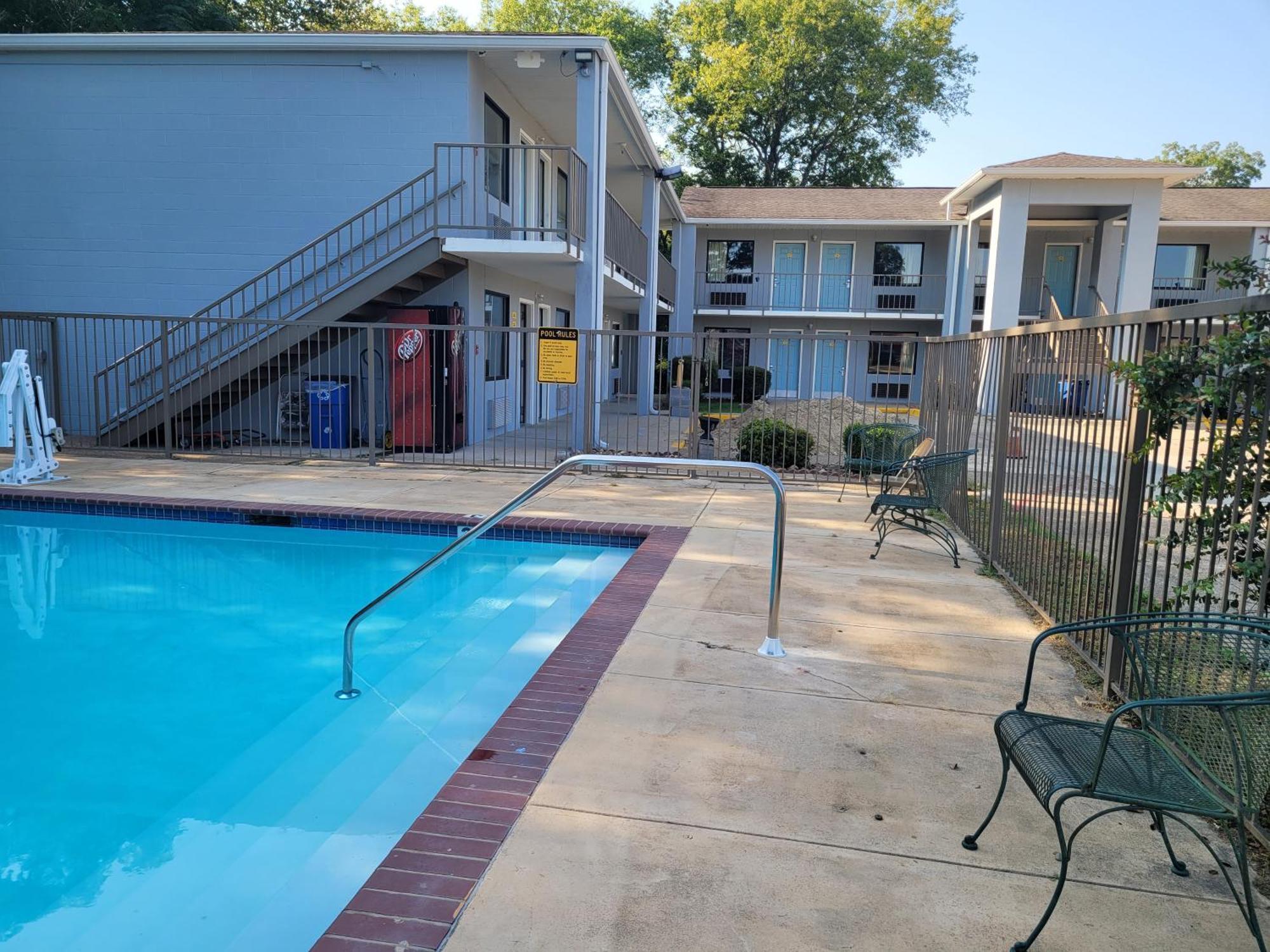 Super 8 By Wyndham Arkadelphia Caddo Valley Area Εξωτερικό φωτογραφία